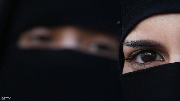إقليم كيبيك الكندي يسعى لحظر النقاب