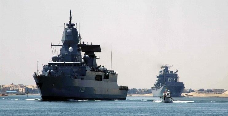 الاحتلال يطلق النار على المزارعين والصيادين في غزة