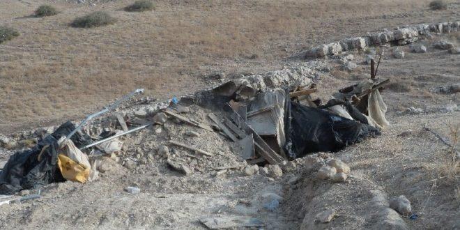 جرافات الاحتلال تشرع بتدمير الطريق الموصلة لخربة الحديدية بالاغوار