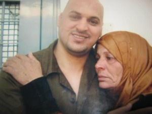 بالصوت : شقيق الأسير المضرب جواريش يناشد الجهات المسؤؤلة بالتدخل للافراج عن شقيقه وانهاء ملف المؤبدات