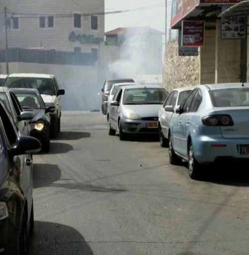 الاحتلال يغلق شارع المدارس بجبل المكبر بالقدس