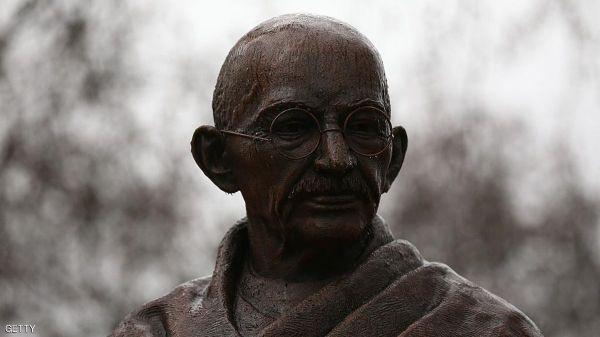 غانا تعتزم إزالة تمثال غاندي من أكرا