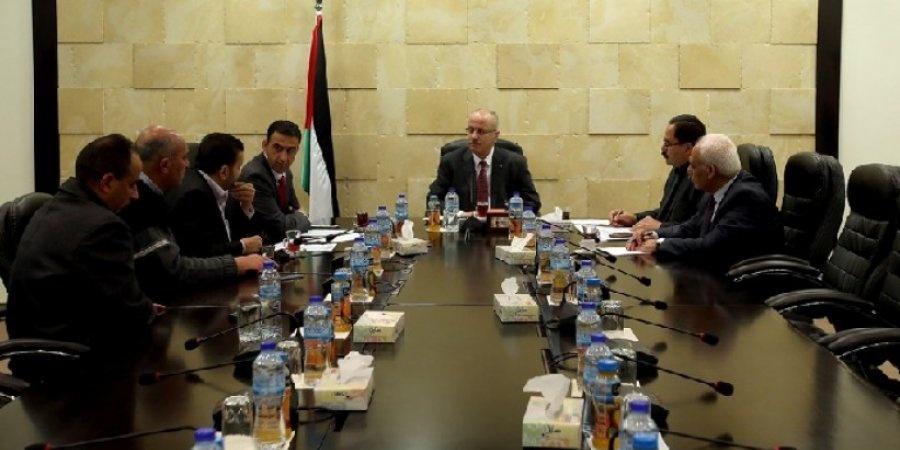 الحكومة تعلن دوام الخميس حتى الساعة 11 والثلاثاء القادم عطلة