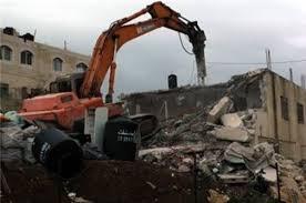 جرافات الاحتلال تهدم ما تبقى من منزل عائلة الهدرة في القدس