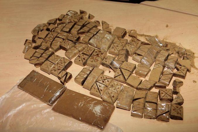 ضبط مخدرات داخل مركبة في جنين