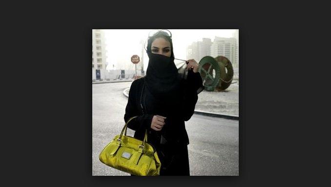 حبس زوجته بالبيت حتى تدخلت الشرطة .. برأيه ذنبها كان لا يغتفر !!