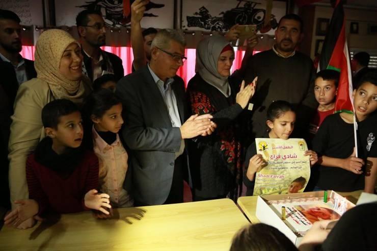 الاحتفال بعيد ميلاد اصغر اسير فلسطيني