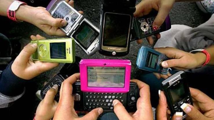 مستخدمو الانترنت يفضلون الهاتف المحمول على الحاسوب