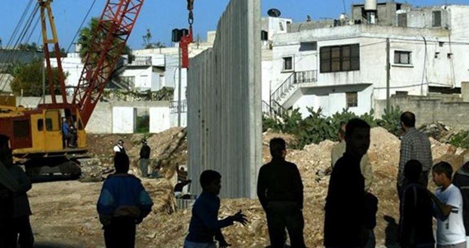 القيادة الموحدة بلبنان: وقف بناء الجدار حول مخيم عين الحلوة
