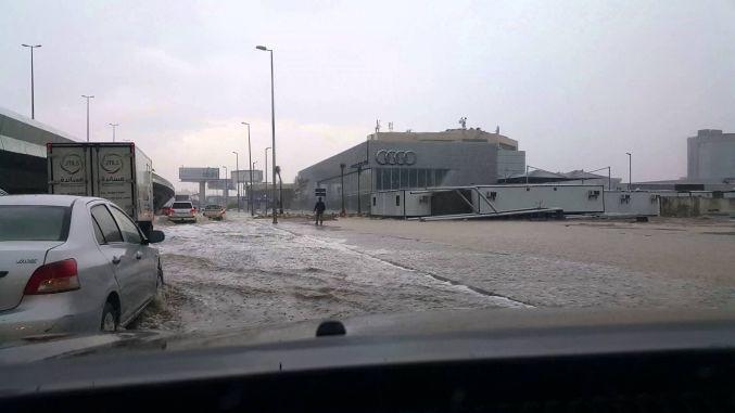 المطر يخيف السعوديين