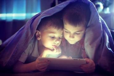 احذر الأجهزة الإلكترونية تسبب مشكلات صحية!