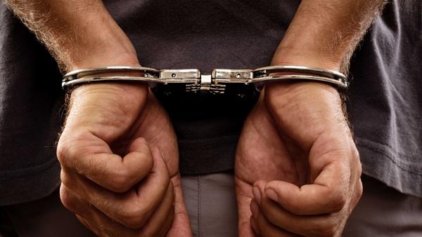 القبض على شخص بتهمة التشهير على 