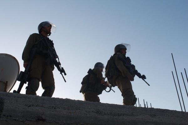 الاحتلال يقتحم سلواد ويصادر أجهزة تسجيل لكاميرات المراقبة