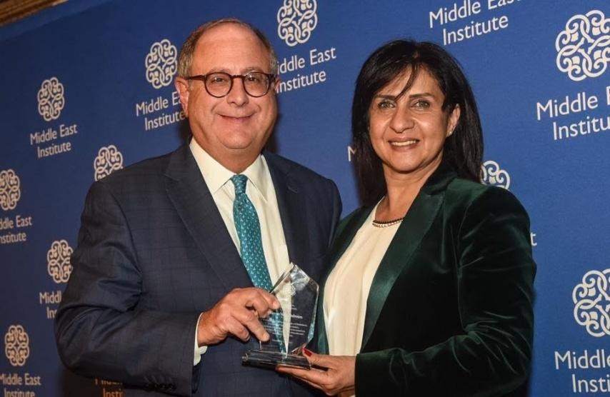 معهد الشرق الأوسط يمنح بابون جائزة (عصام فارس) في الدفاع عن حقوق فلسطين