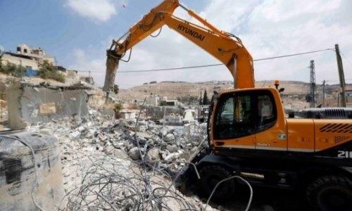 مستوطنون يهدمون منزلا قيد الانشاء جنوب جنين