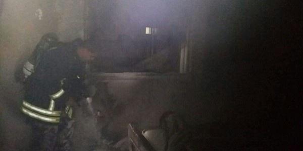 ضابط بالدفاع المدني ينقذ عائلة من الحريق في العروب