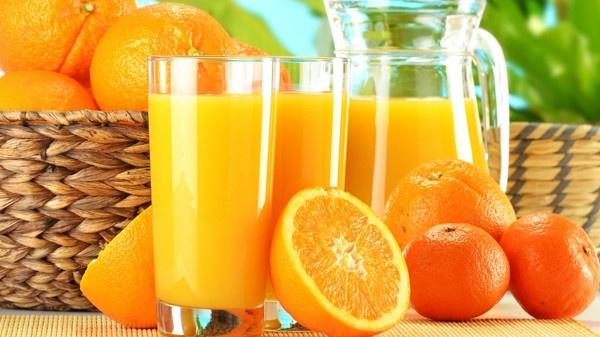 10 أنواع من العصائر لتحسين أداء الجهاز الهضمي