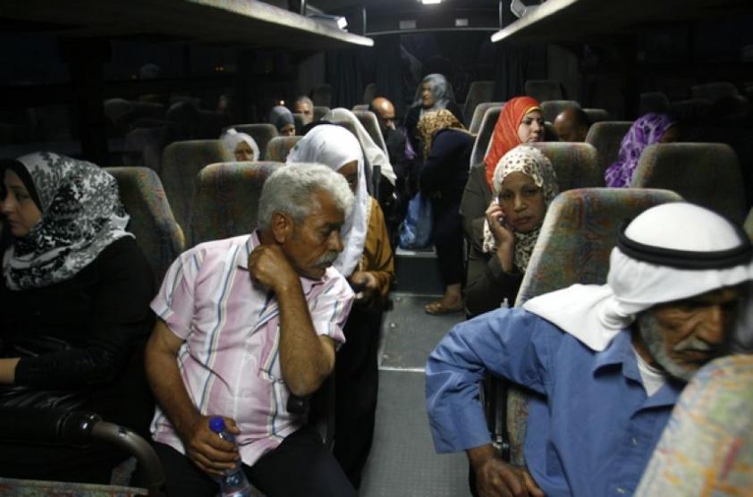 32 من أهالي أسرى غزة يزورون أبناءهم بـ
