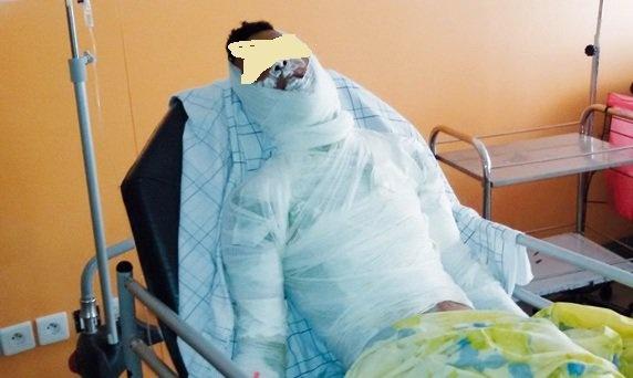 في غزة وتحت السقف المتهاوي في مخيم الشاطئ طعن احمد والده فلم يمت ومات احمد !!!