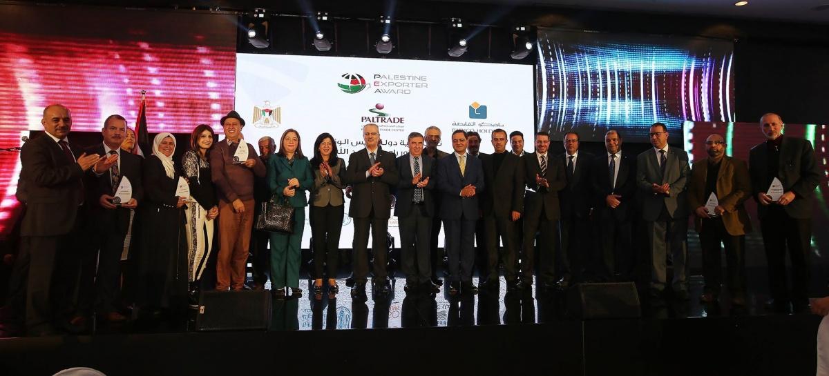 شركة فنون للحجر المنحوت تفوز  بجائزة مصدّر فلسطين للعام 2016.
