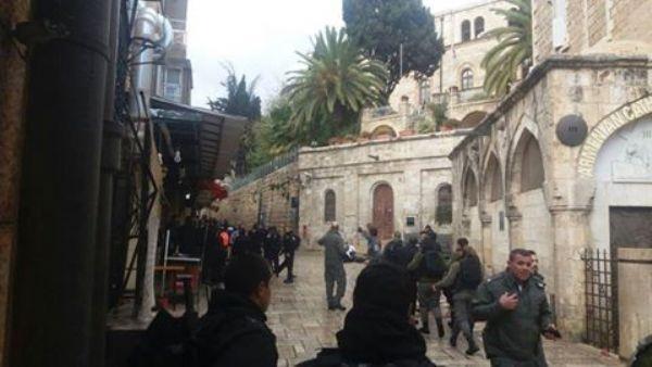 3 اصابات بصفوف الاحتلال في عملية طعن واصابة المنفذ بجروح خطيرة