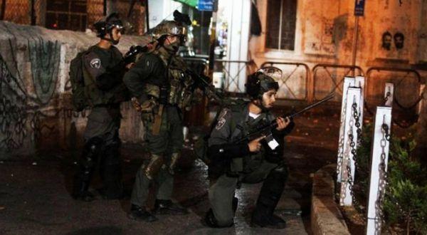 إصابة شاب بجروح متوسطة واعتقال آخر خلال اقتحام الاحتلال لمخيم بلاطة