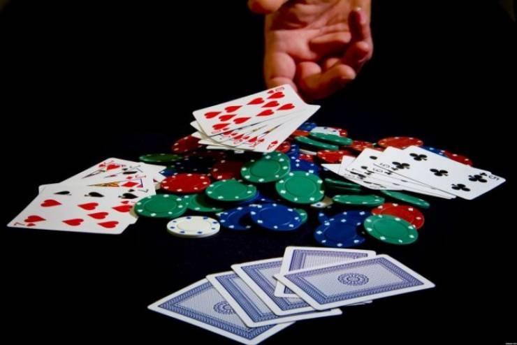 القبض على 8 أشخاص يلعبون القمار في جنين
