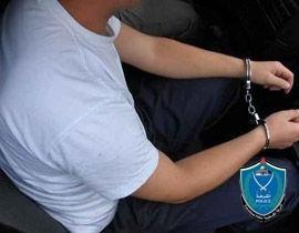 رب عمل  يبلغ الشرطة عن أحد موظفيه لقيادته مركبة غير قانونية في الخليل‎