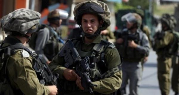 الاحتلال يعتقل 4 مواطنين من العروب وبدرس