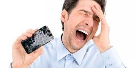أردني في الكويت يقاضي زوجته بعد ضربه بالهاتف وكسرة
