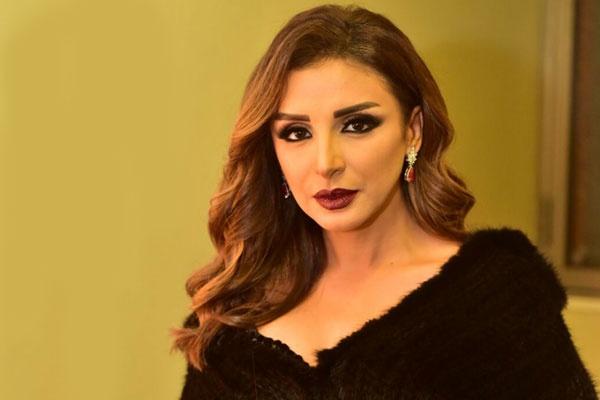 أنغام تبدأ عامها الجديد في الأوبرا