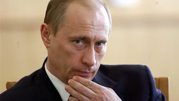 المخابرات الأميركية : بوتين أمر بحملة إلكترونية لمساعدة ترامب