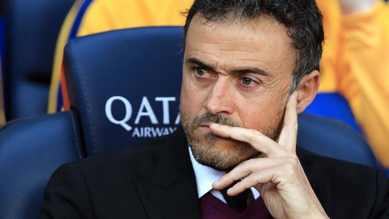 إنريكي يسخر من كريستيانو رونالدو وينتقد بيكيه