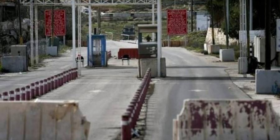الاحتلال يغلق حاجز المحكمة 