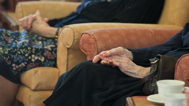 خطر الإصابة بالخرف يزداد في الأماكن المزدحمة