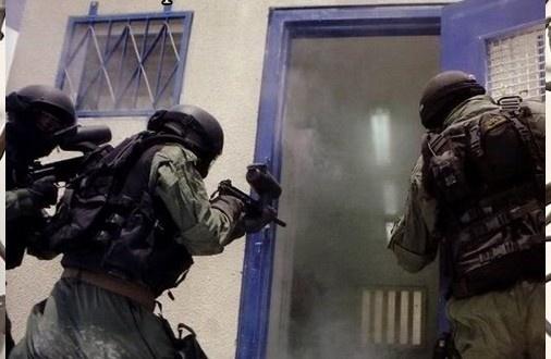 قوات القمع تقتحم قسم (4) في سجن “نفحة”