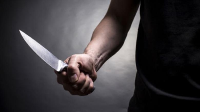 موطن يقتل زوجته وابنتيه والثالثة بحالة خطيرة في عمان