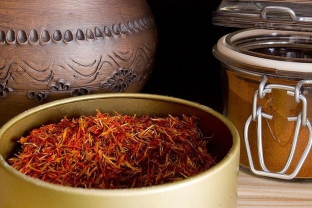 4 فوائد للزعفران كتعزيز الصحة الجنسية وعلاج الإكتئاب