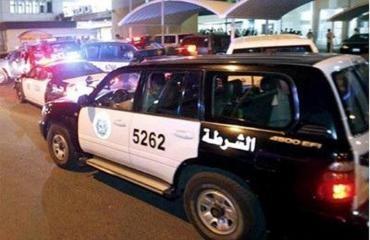فتاة كويتية شبه عارية والأمن يطاردها
