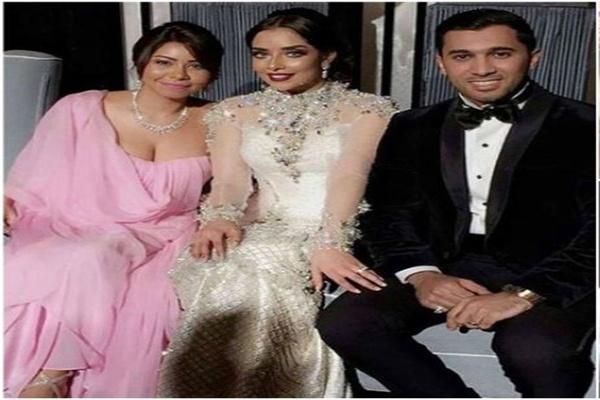 فيديو: إعلامي مصري يهاجم ويتهكم على شيرين بسبب اطلالتها في زفاف بلقيس