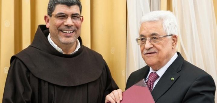 الرئيس يهنئ فلتس بتسلمه وسام البابا و بفوز الفنان شاهين في