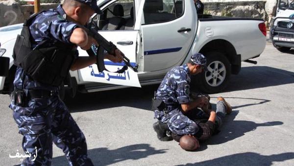 القبض على لص سرق محتويات 29 مركبة بنابلس وبيت لحم
