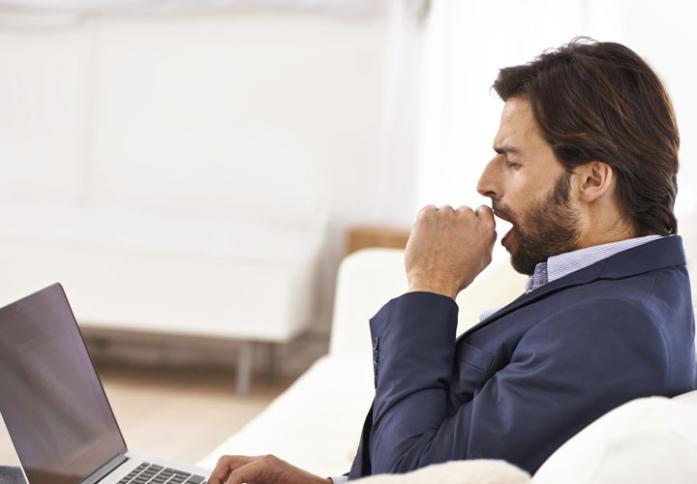 لماذا تسيل دموعك عند التثاؤب ؟