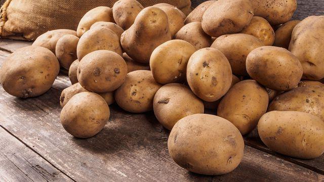 لا تحفظي البطاطس في الثلاجة