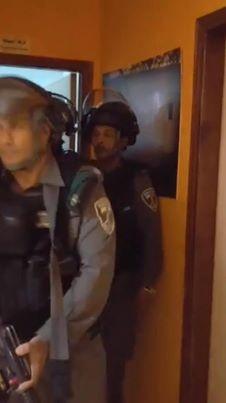 الاحتلال يقتحم ويداهم مركز لاجئ بمخيم عايدة شمال بيت لحم