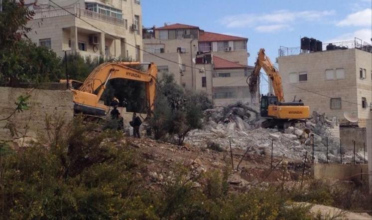 الاحتلال يهدم منزلا في بيت حنينا  شمال القدس