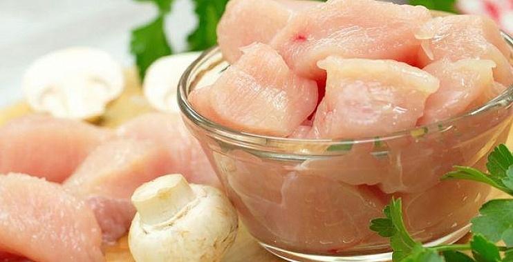 3 طرق جديدة لتنظيف الدجاج من دون ماء!
