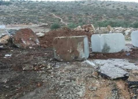 الاحتلال يغلق مدخل اوصرين جنوب شرق نابلس