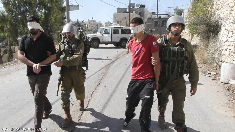 الاحتلال يعتقل 14 مواطناً ويستولي على أموال وممتلكات في القدس