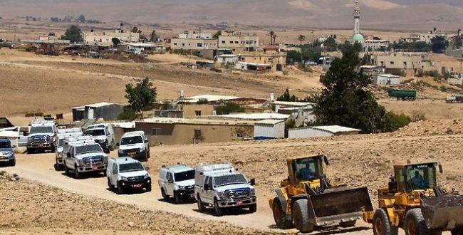 قوات من شرطة الاحتلال يتحاصر ام الحيران وتتاهب للهدم